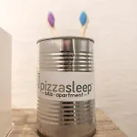 Pizzasleep Station Apartment